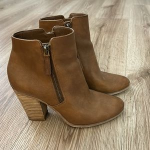 Michael Kors Double Zip Brown Booties. Size 7.5. Some signs of wear,